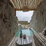 Whiteart Aparthotel