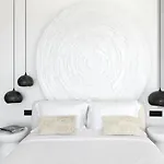Whiteart Aparthotel 4*