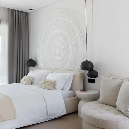 Whiteart Aparthotel 4*