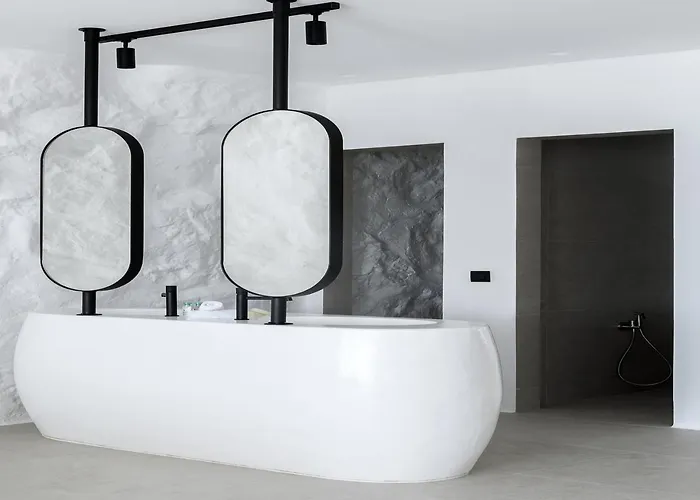 Whiteart Apartahotel 4*