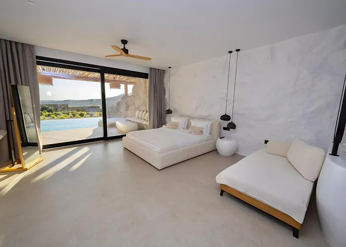 Whiteart Apartahotel 4*